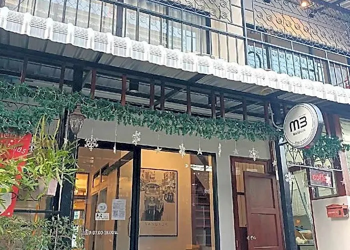Hotel M3 Bake & Bed 2*